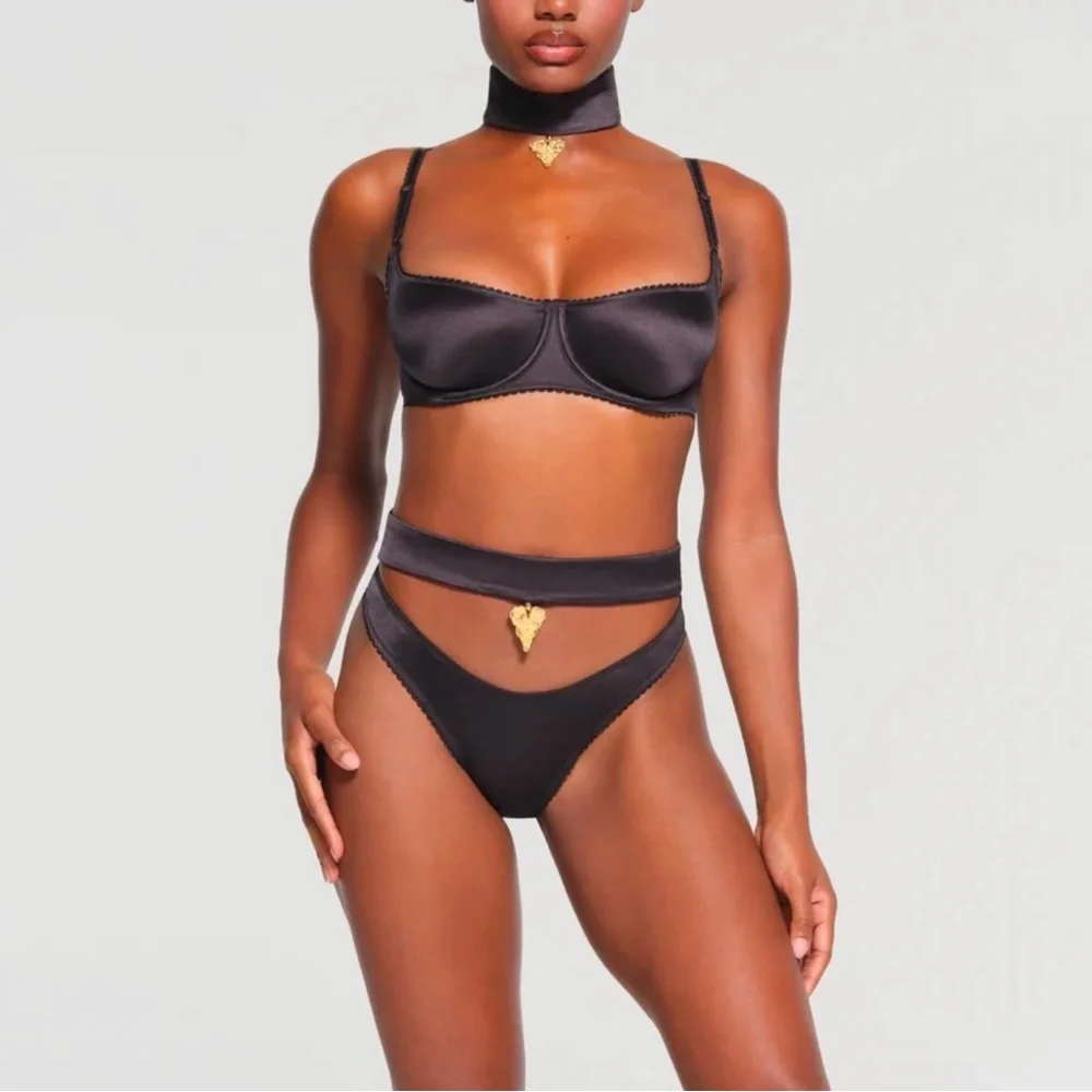 SKIMS bra black